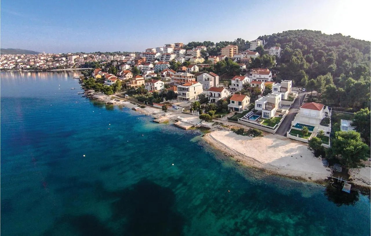 Cozy Apartment In Okrug Gornji With Kitchen Trogir 0*,  Croatia