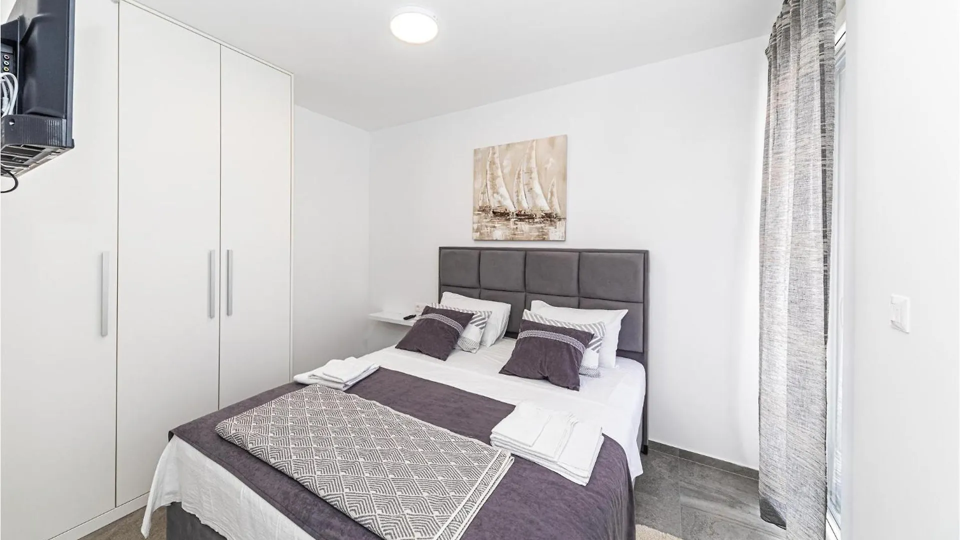 Cozy Apartment In Okrug Gornji With Kitchen Trogir